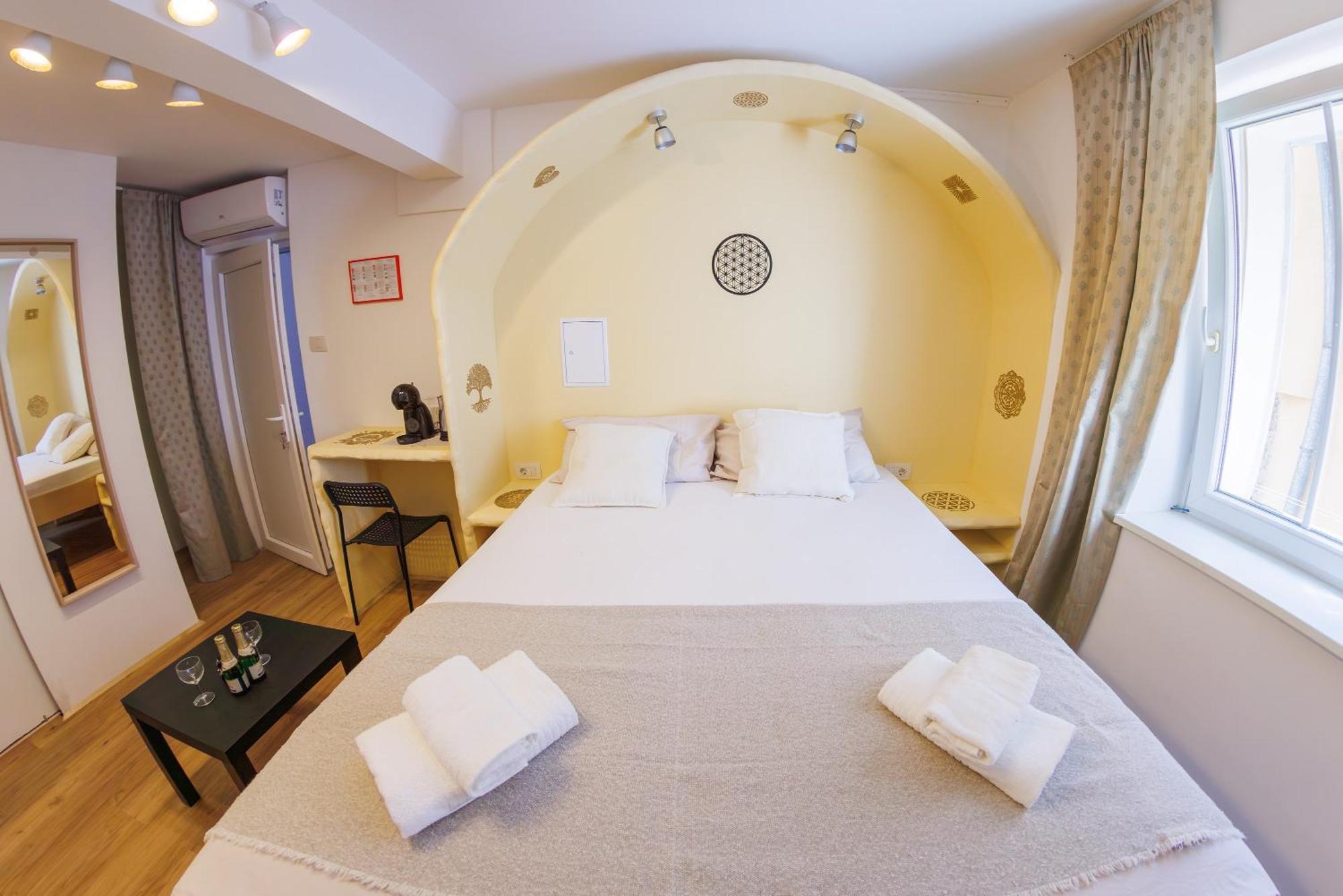 Plutus Apartments And Rooms With Free Parking Koper Exteriör bild